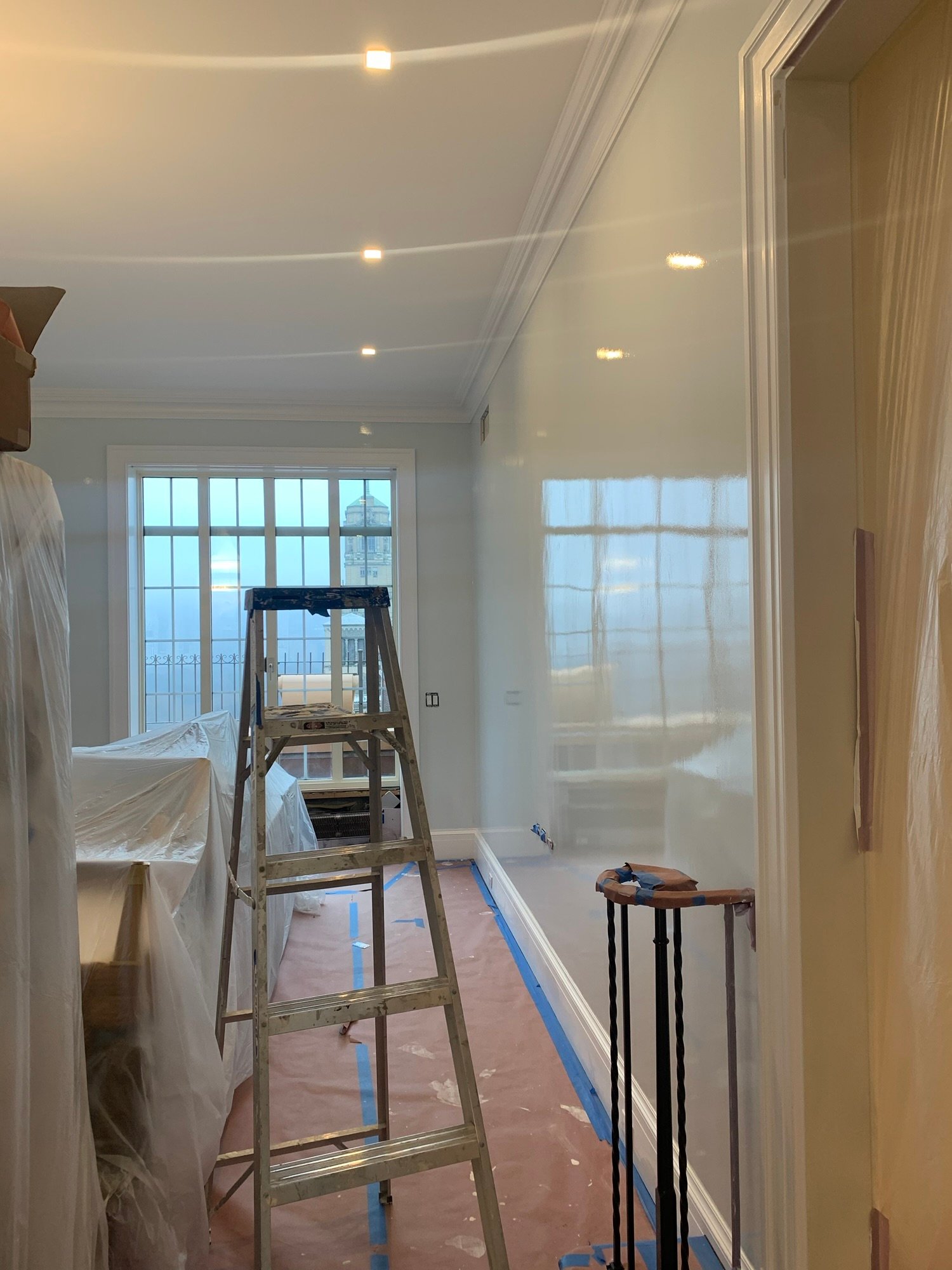 High-Gloss Mirror Finish Walls & Ceilings — A True Luxury Craft